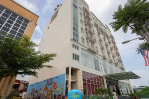 Crown Garden Hotel