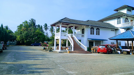KEMPVILLE BEACH RESORT