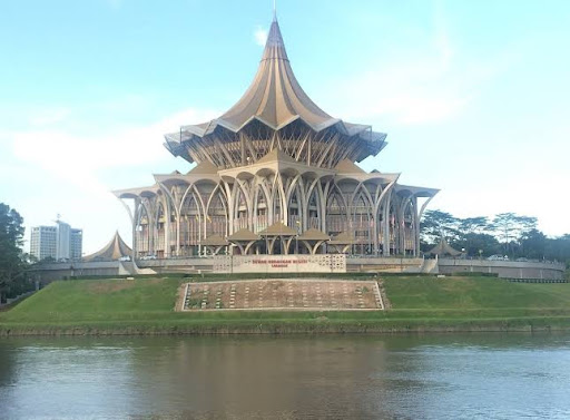 Kuching Waterfront Lodge