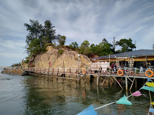 Pantai Badarag Sikuati