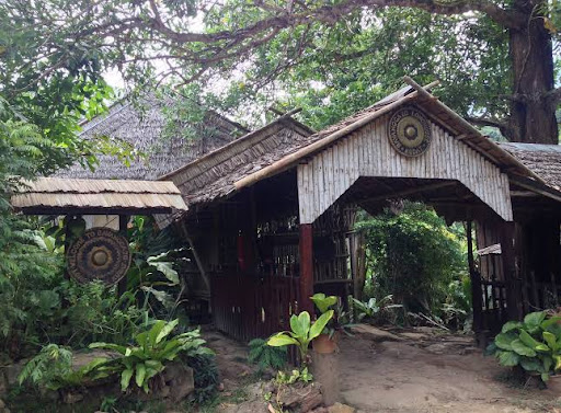 BAVANGGAZO LONGHOUSE
