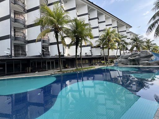 Golden Straits Villas Beach Resort