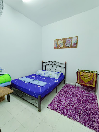 HOLIDAY HOMESTAY HOLIDAY HOMESTAY