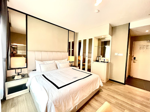 Corsica Hotel