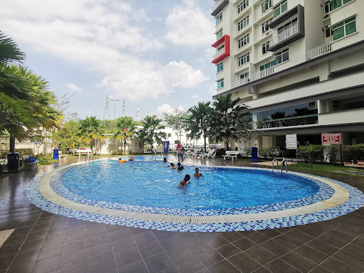 Homestay KLIA SEPANG NILAI (The Khailily's Guest)
