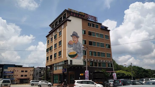 Golden Lake Hotel
