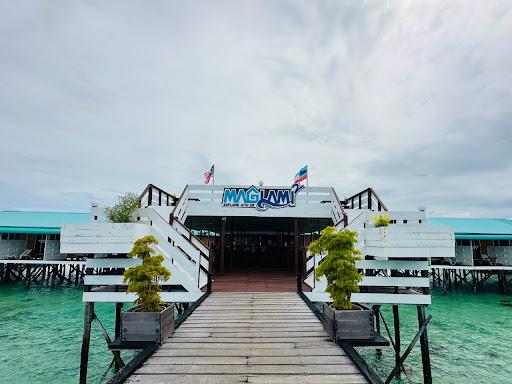 Maglami-lami Waterhouse