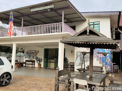 Lulu Hotel