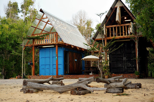 Nami ByTheSea, beach house cabin, Kuala Dungun