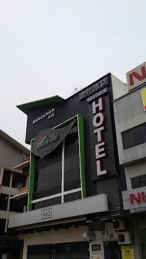 Golden Leaf Boutique Hotel