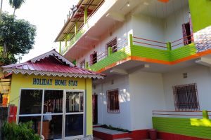 HOLIDAY HOMESTAY