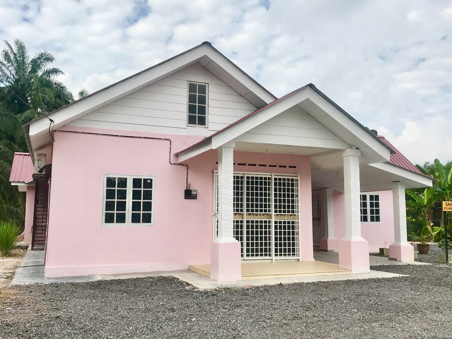 saha homestay morib