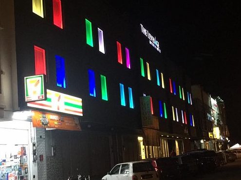 the leverage business hotel mergong